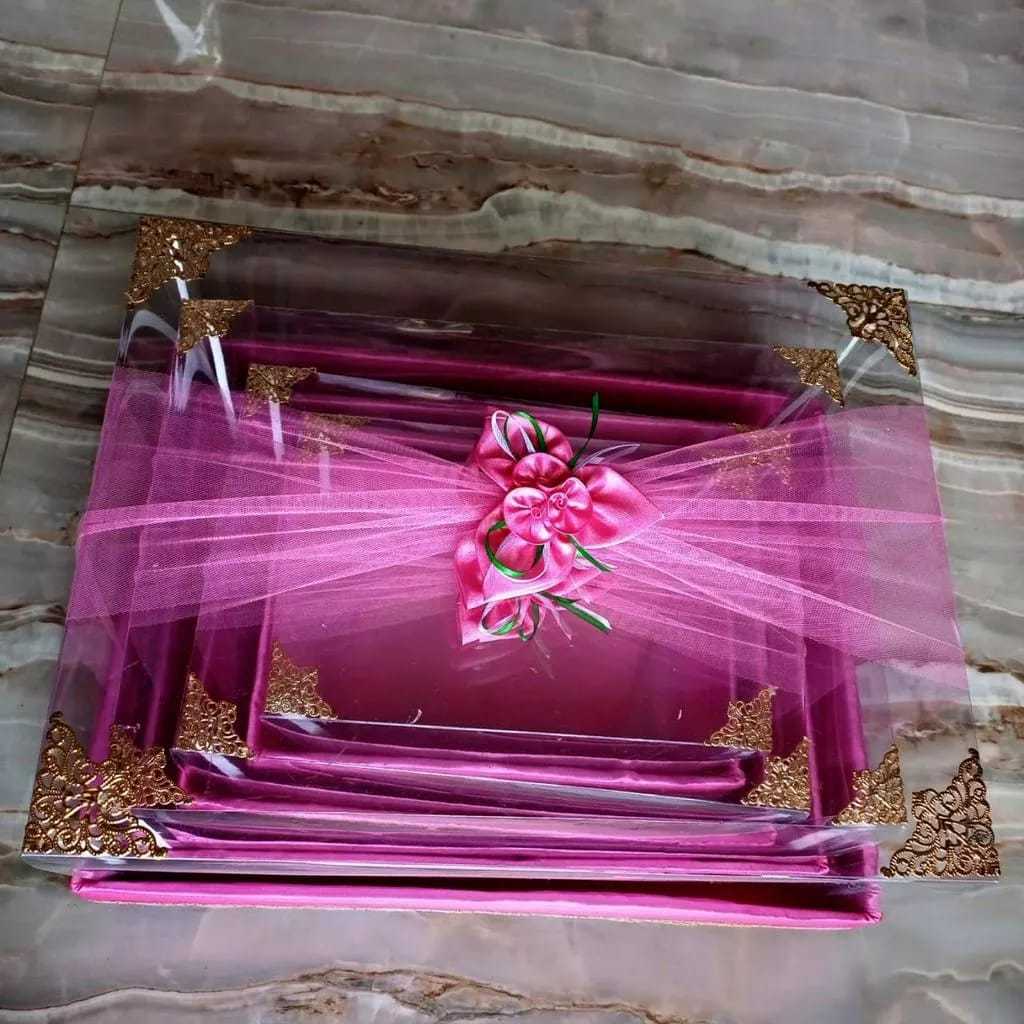 

Kotak Hantaran Pernikahan Mika Pita Silang 1 Set Isi 4 Box / Box Seserahan Pink