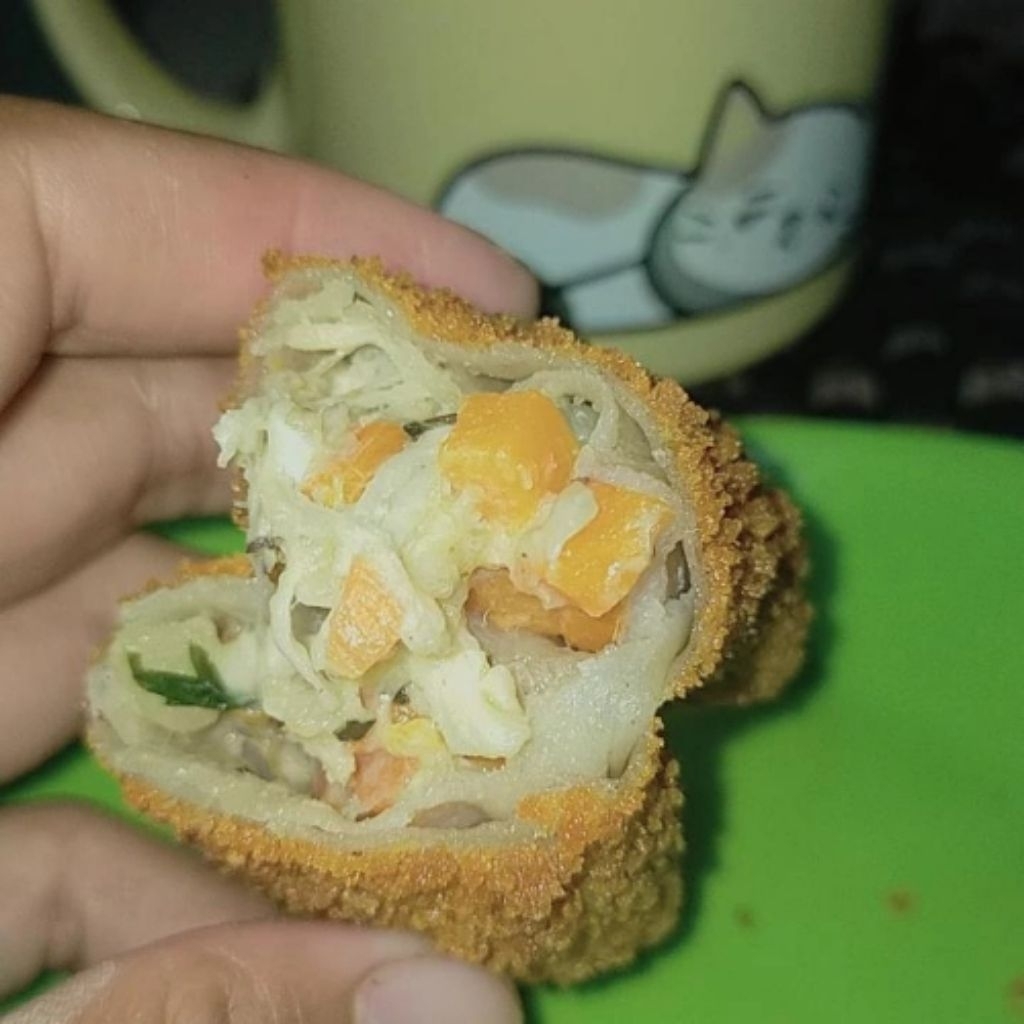 

RISOLES Frozen Risol Mayo / Rogut Ayam / Sayur