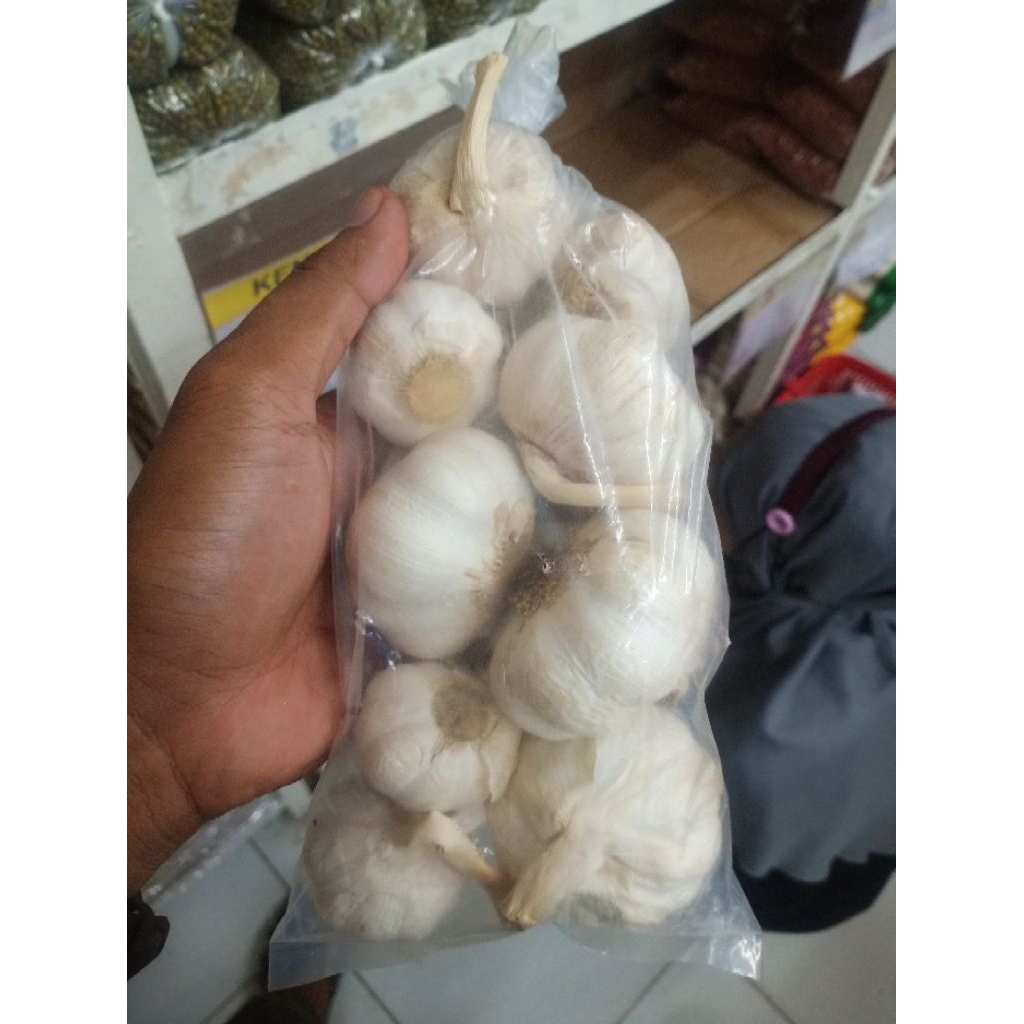 

bawang putih utuh kulit