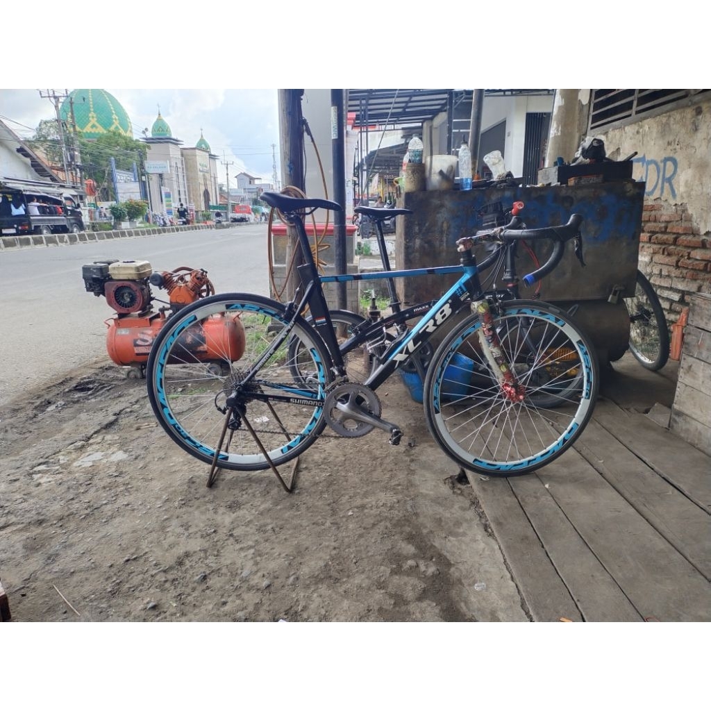 sepeda roadbike XLR 8