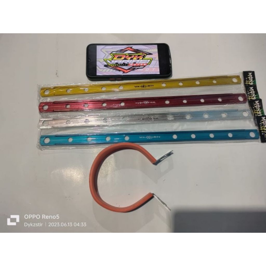 

Pangkon kenalpot penggaris + klem warna oren satu set pangkon kenalpot model penggaris warna panjang 37 cm