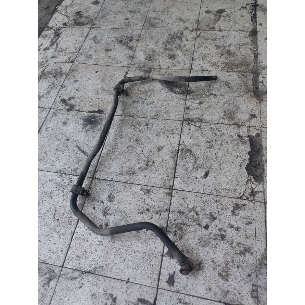 stabilizer depan copotan Ford laser