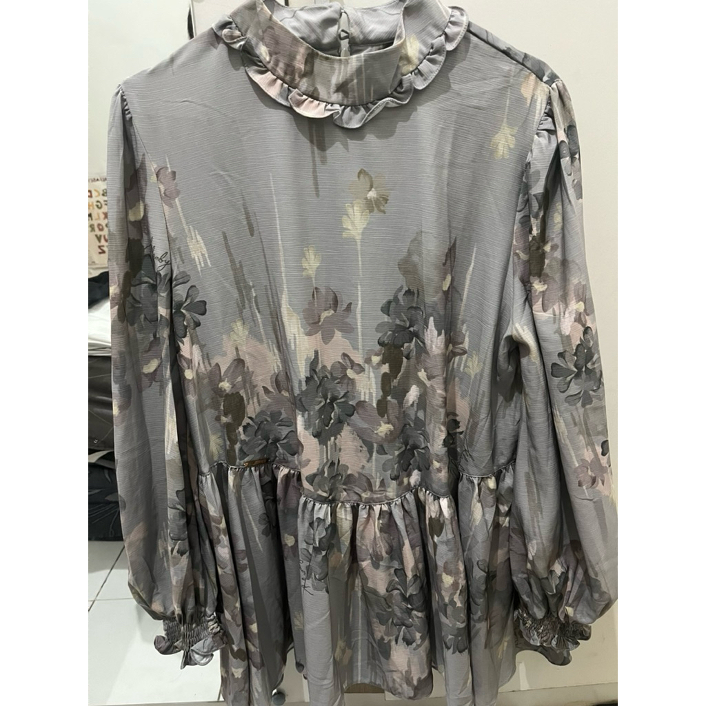 NARA BLOUSE WEARING KLAMBY