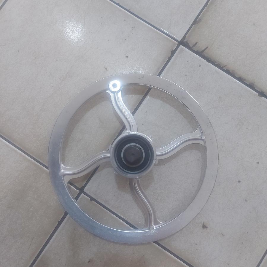 pully dan dudukan bearing gilingan daging 32