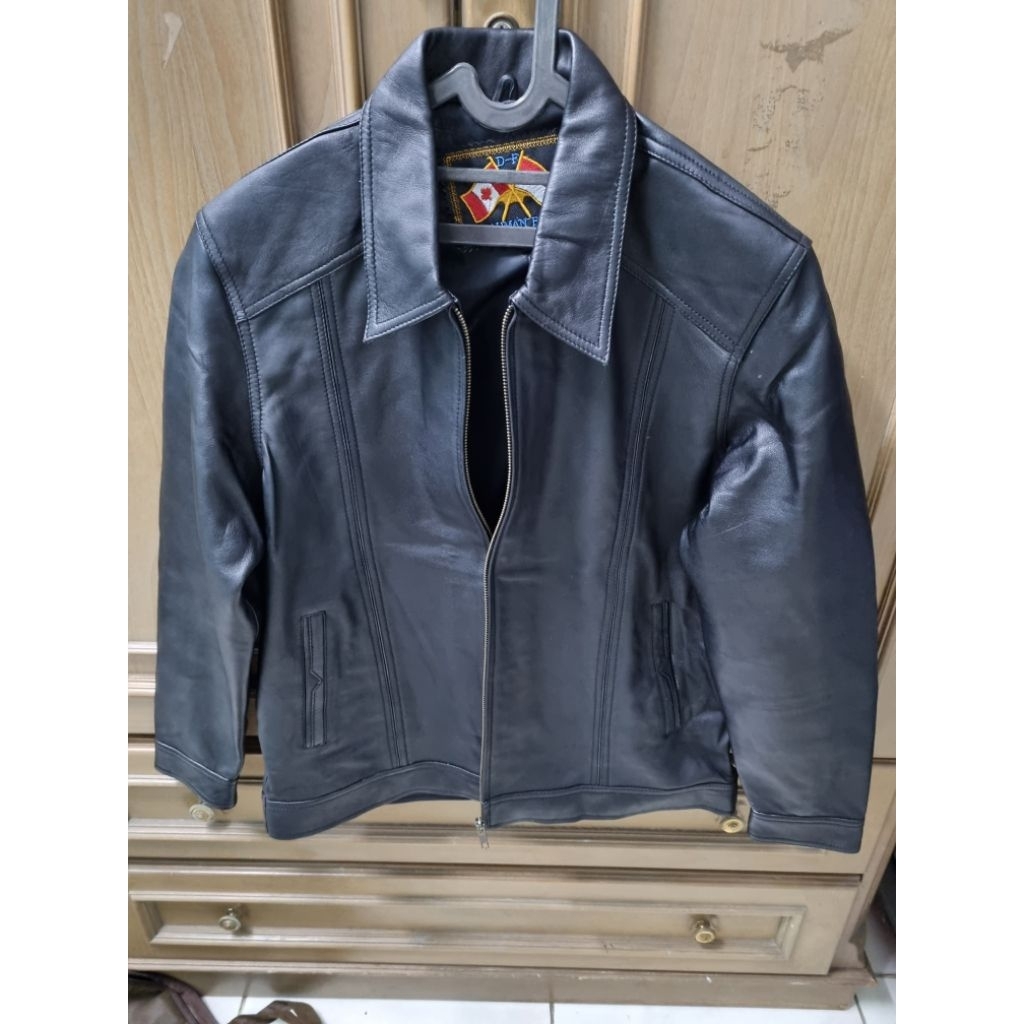 Jaket Kulit Hitam Brahman Farm