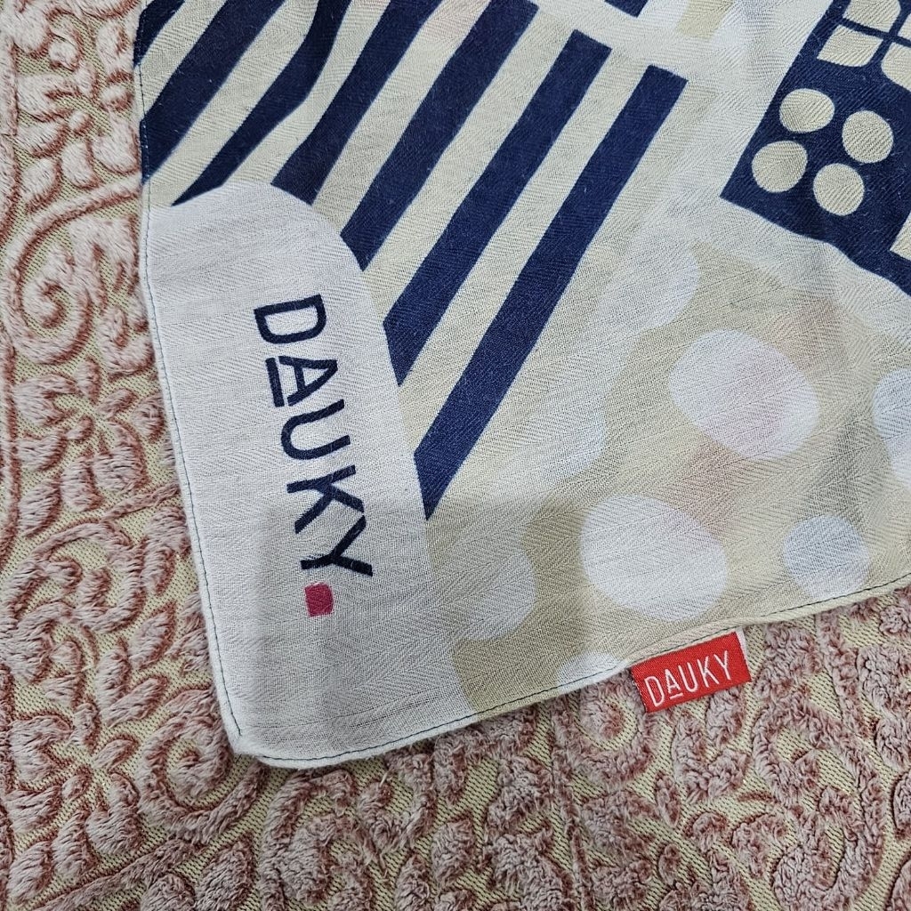 Hijab kerudung segi empat DAUKY
