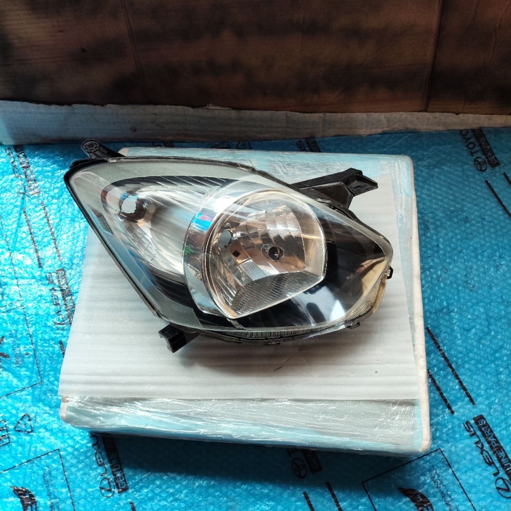 Headlamp Lampu Depan Agya Ayla 2012 2013 2014 2015 original