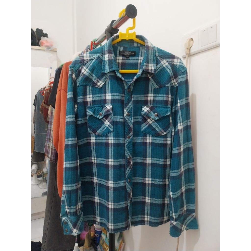 Kemeja Gilevans Preloved