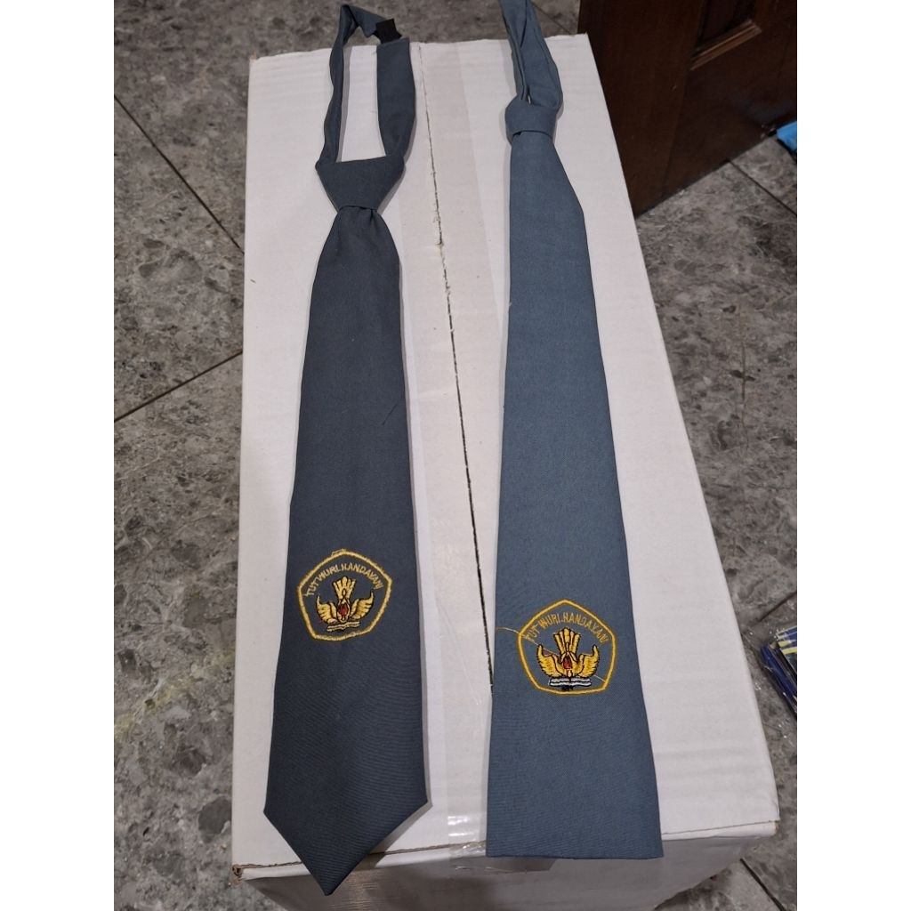 Dasi SMA Bordir (Ecer) / Dasi SMA Logo Bordir