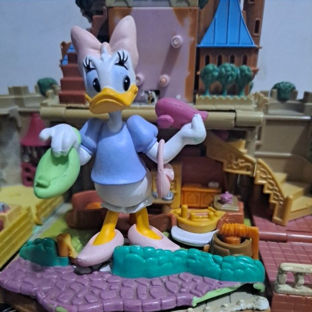 Mainan Donald Duck Desy Duck Donald Bebek Figure