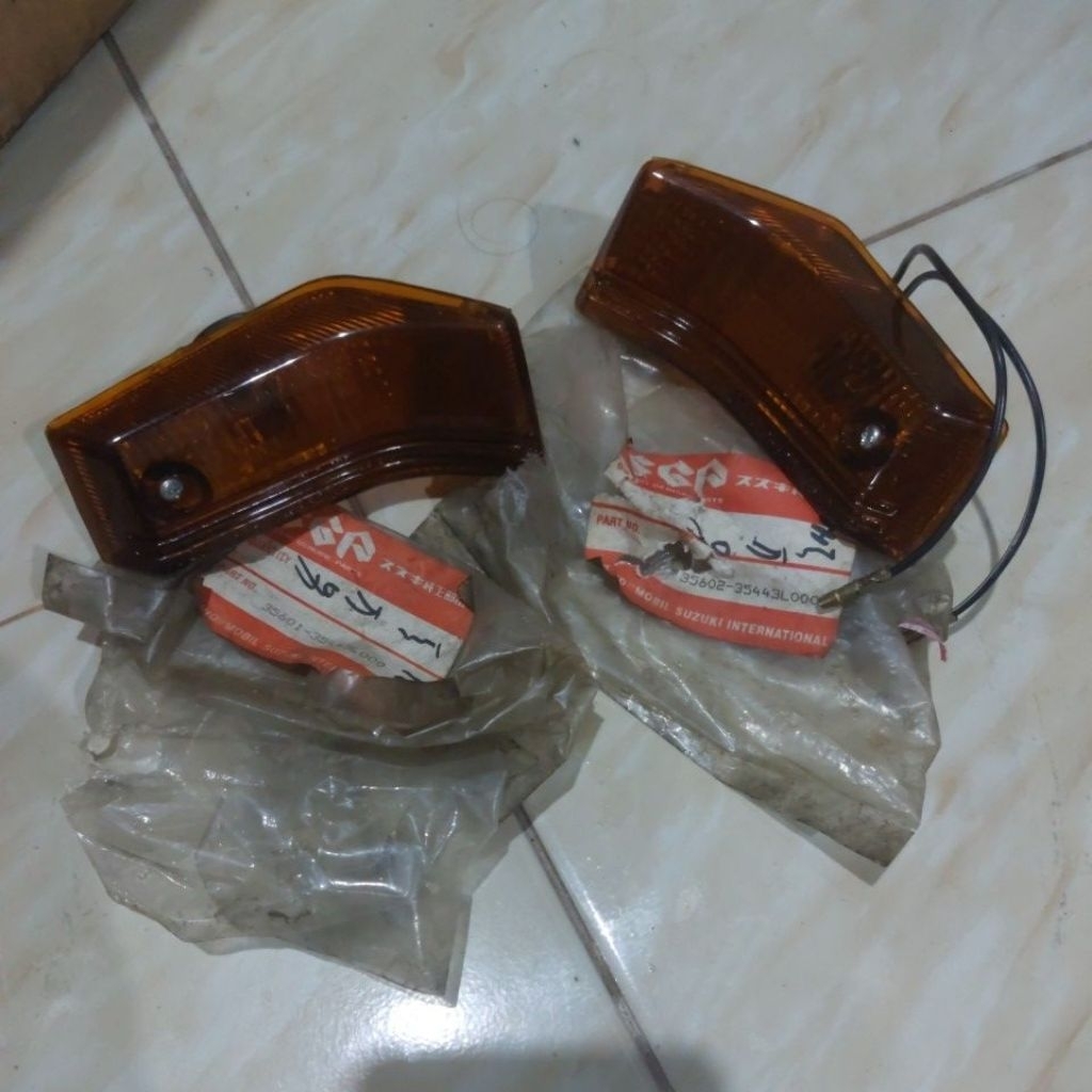 lampu sein sen riting depan Suzuki RC100 original set 35601-35443L000 35602-35443L000