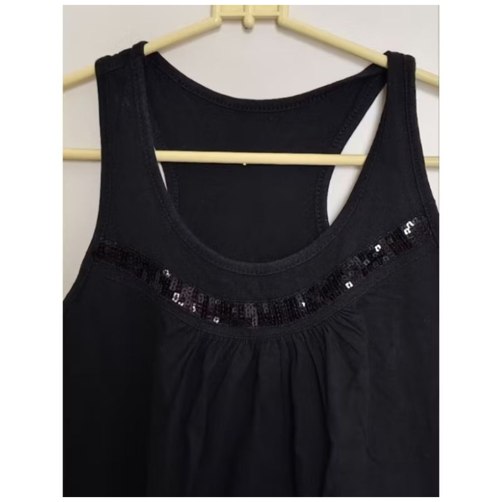 Atasan Tanktop/Tank Top hitam manik2 preloved