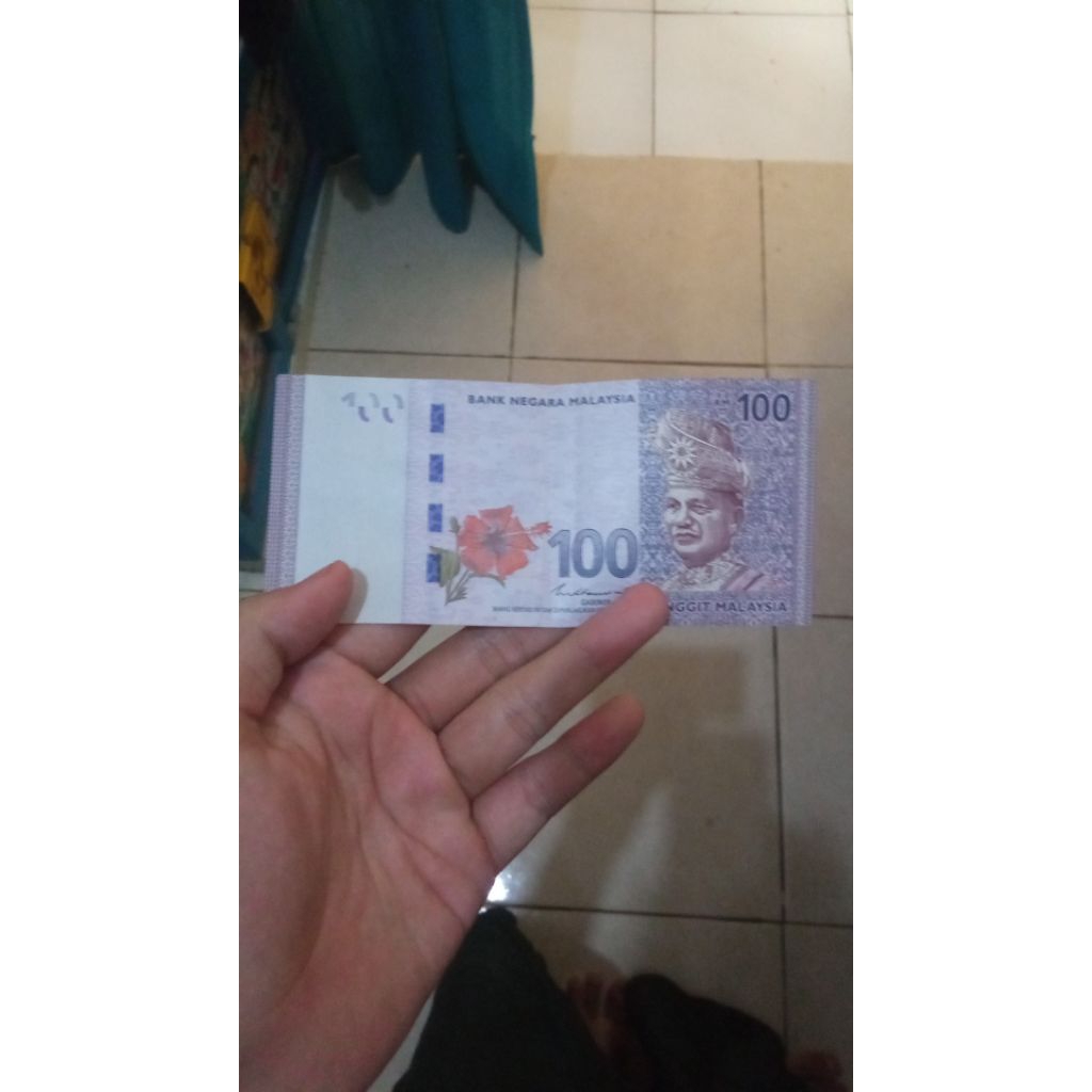 UANG 100 RINGGIT MALAYSIA