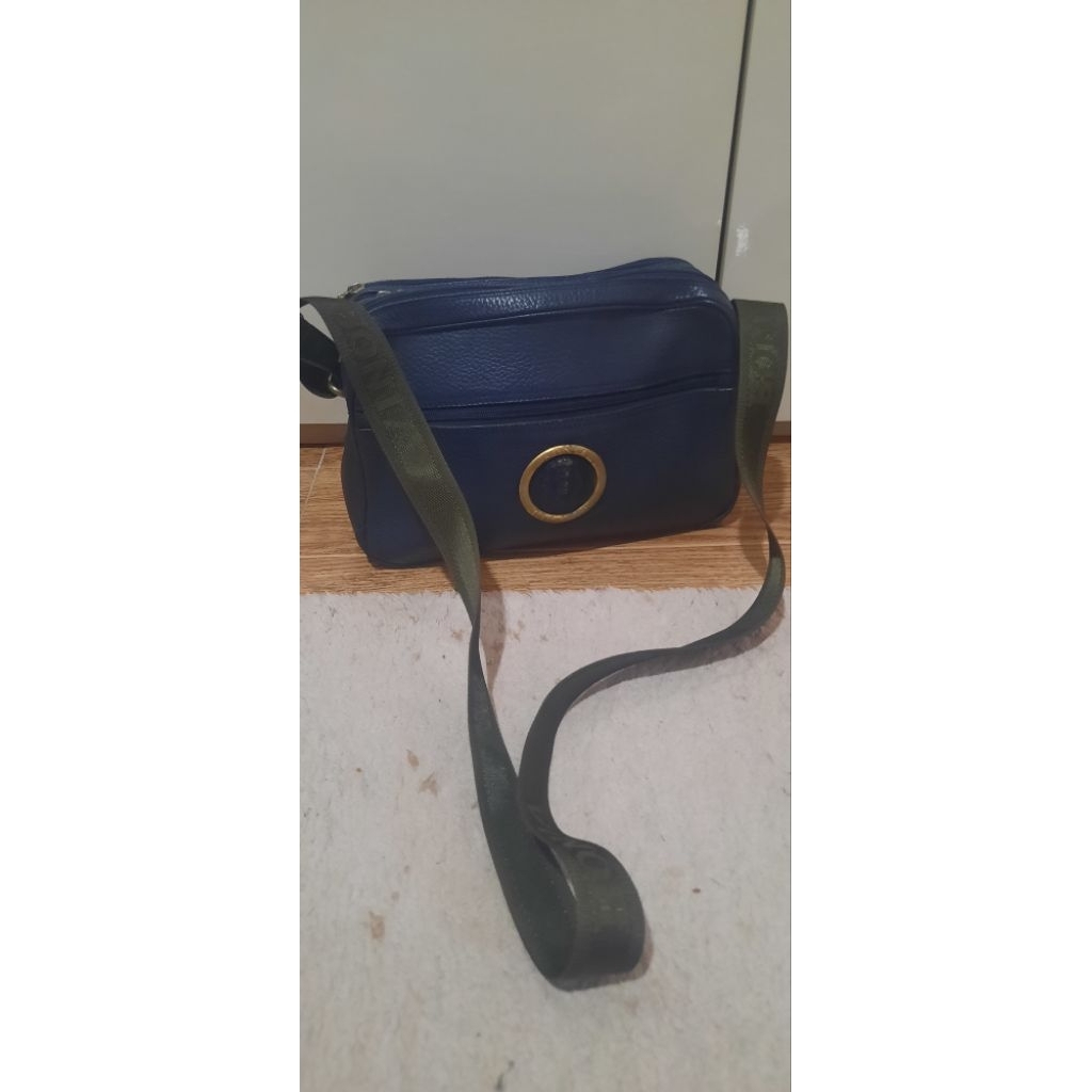 bonia sling bag