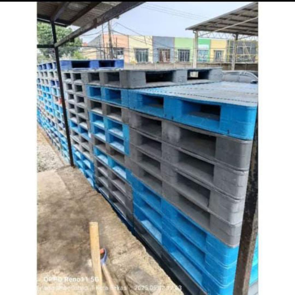

palet pelastik bekas seperti baru ukuran 120x100x16 kekuatan 1 ton