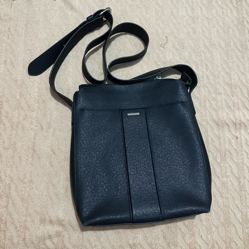 PRELOVED - Pedro Sling Bag | Tas Selempang Cowok