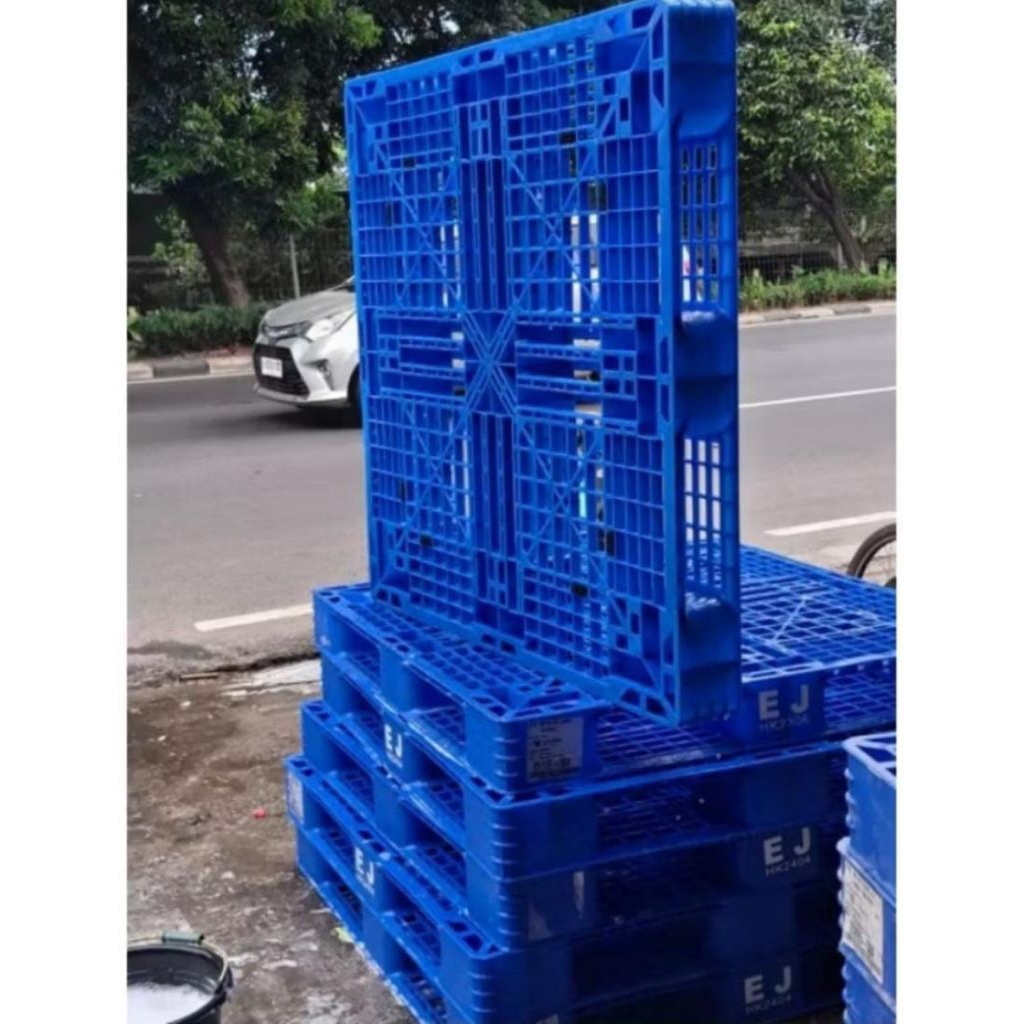 

palet pelastik bekas 1 kli pake berkualitas ukuran 110x110x12