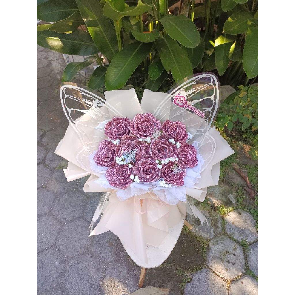 

BUTTERFLIES SATIN BUCKET - BUKET PITA SATIN DENGAN WRAPPING SAYAP KUPU KUPU