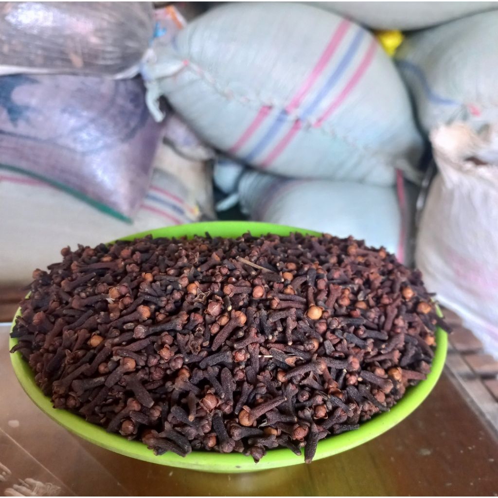 

cengkeh 1kg asli 100%