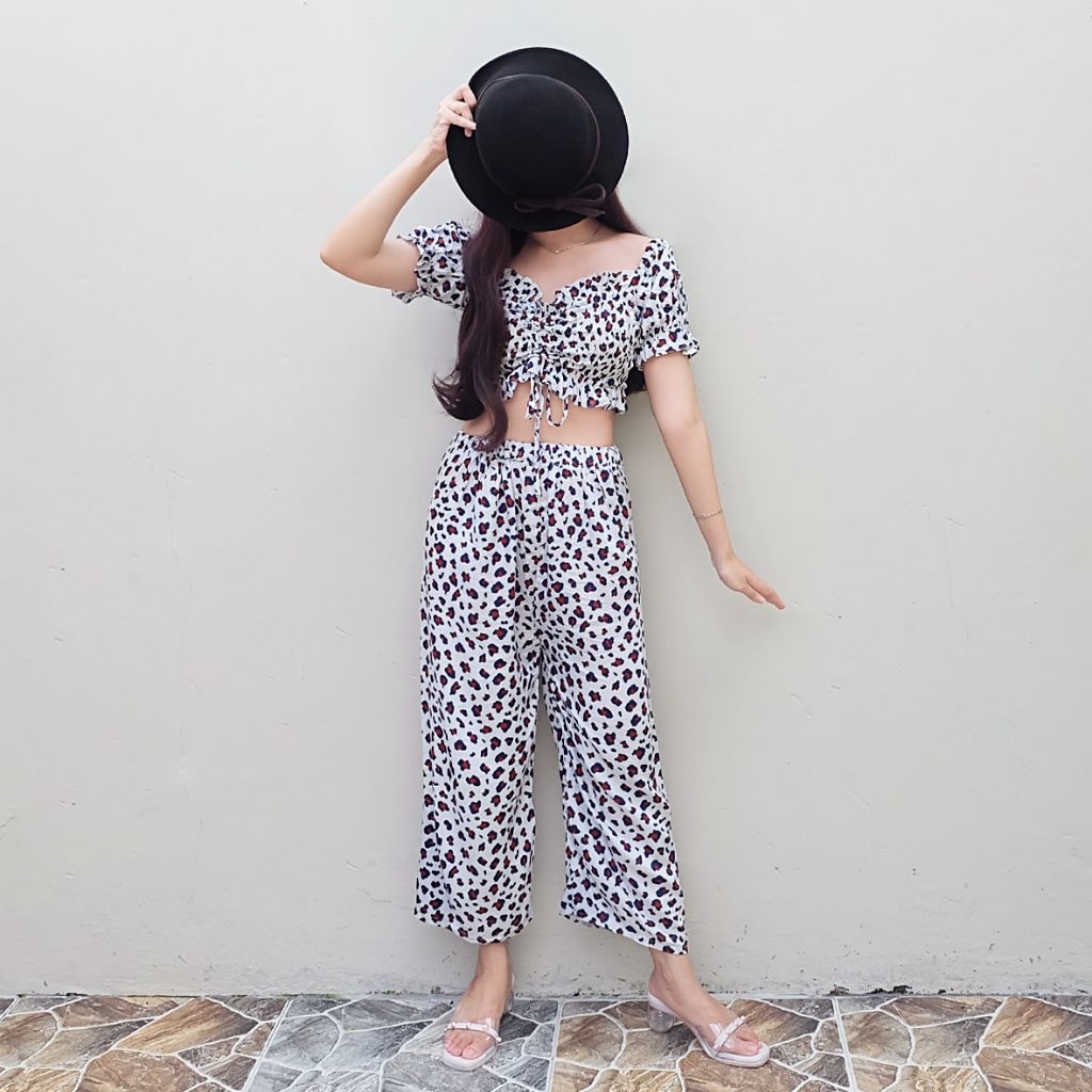 MyCikii Abstrak Dots Set / setelan wanita import bangkok / setelan wanita atasan crop sabrina / sete