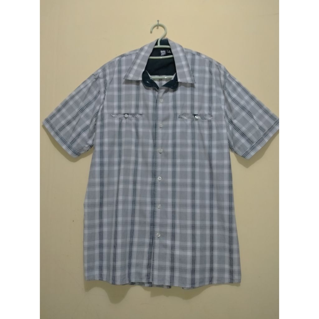 RUSTY Kemeja Pria Pendek, Kancing Hidup, Ukuran M, Baju Preloved