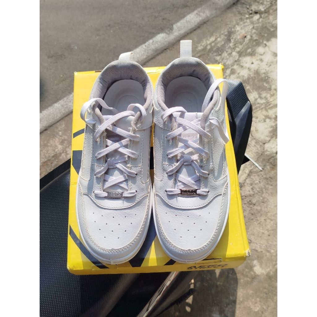 Aerostreet 41 Brooklyn Putih Abu-abu