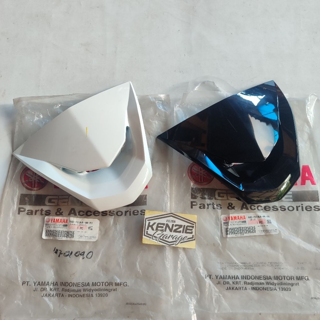 Visor batok depan Xeon Lama Karbu Hitam Putih Original YGP 44D
