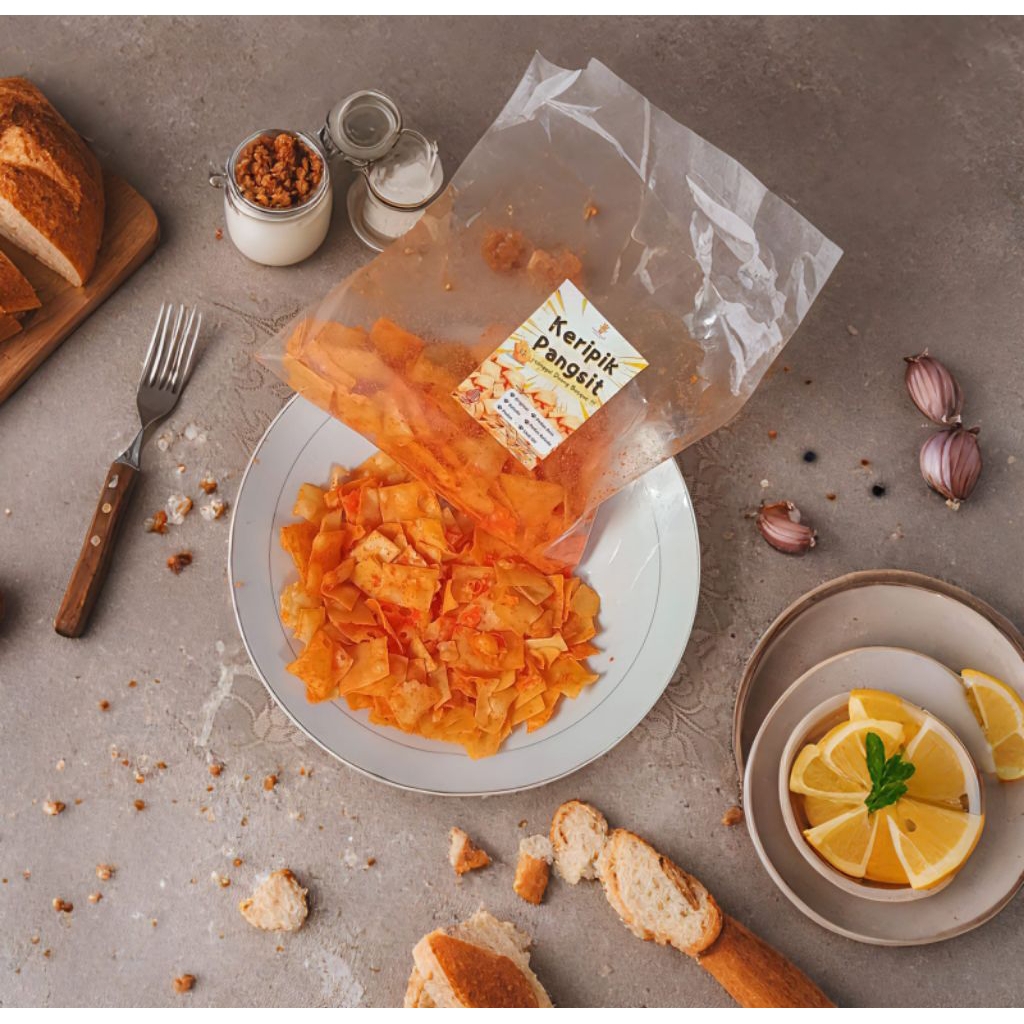 

Cemilan Ringan Kripik Pangsit BOSQUE