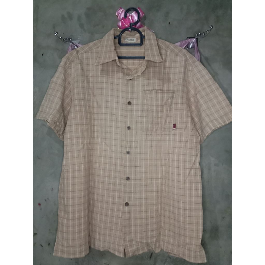 KemejaKotak-KotakBrandWatchout