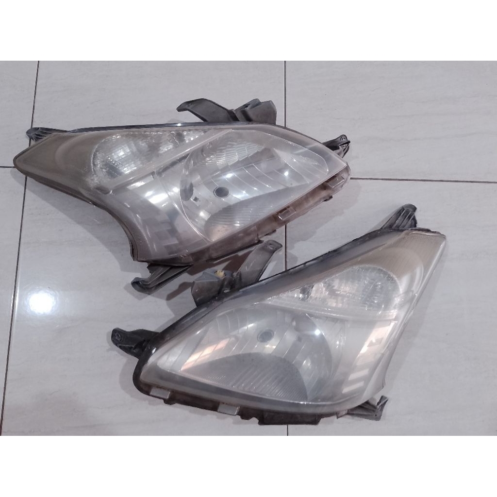 Headlamp Avanza Xenia tahun 2012-2015