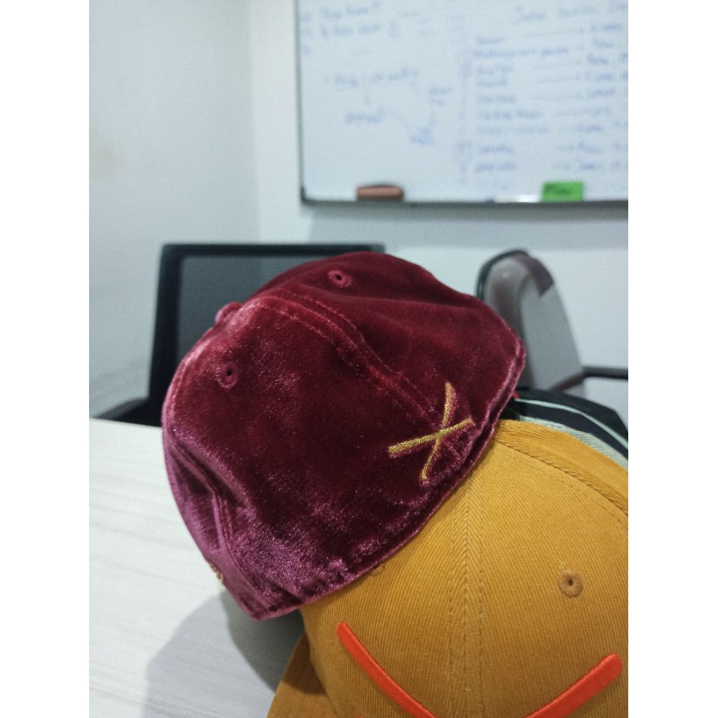 Topi new era Justfitteds playboy 73/8