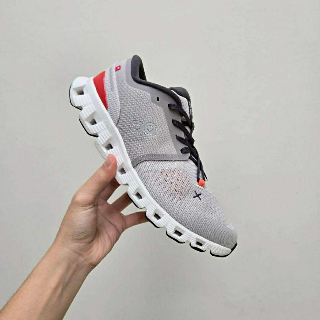 Sepatu running cloud x4 silver flame