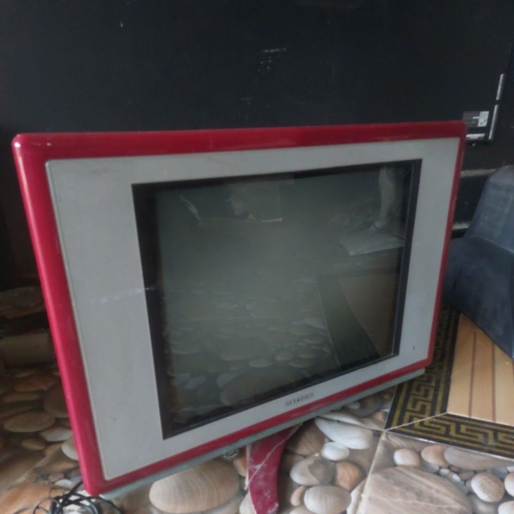 MESIN TV TABUNG POLYTRON SIEM