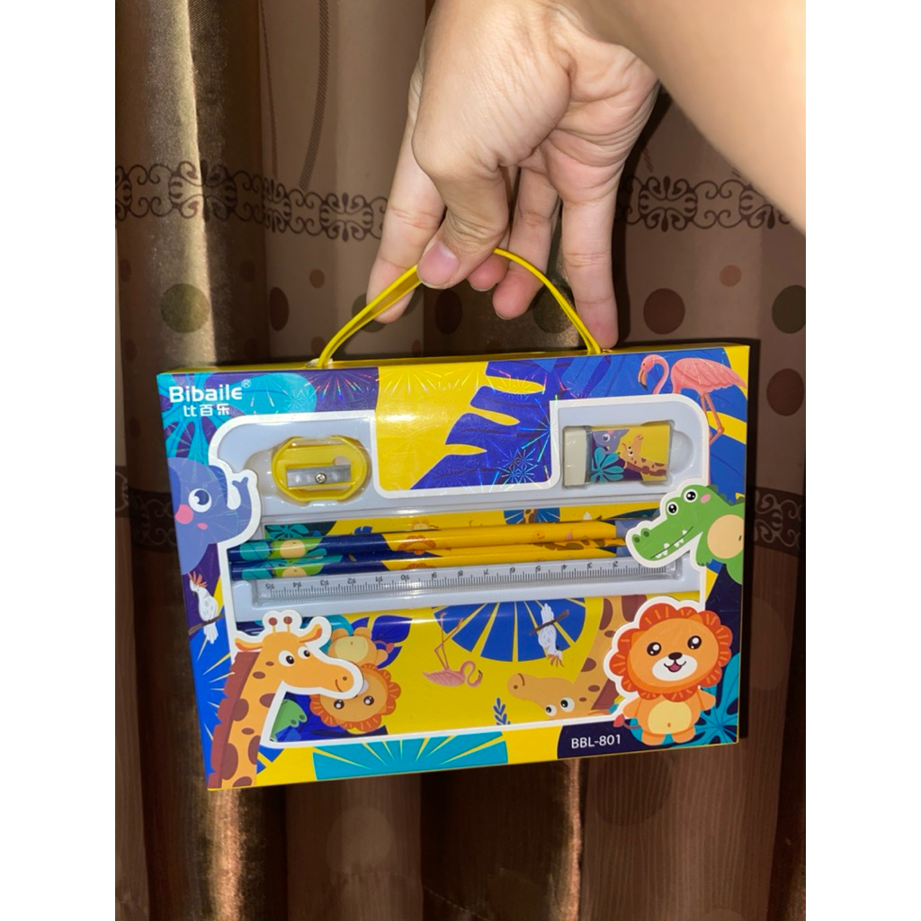 

Alat Tulis Set Paket Komplit 7 in 1 / Stationery Complete Lengkap / Kotak Pensil Anak / Souvenir Hadiah Kado / Sekolah Karakter Kartun Lucu Animal Hewan / Perlengkapan Tulis / Tempat Pensil