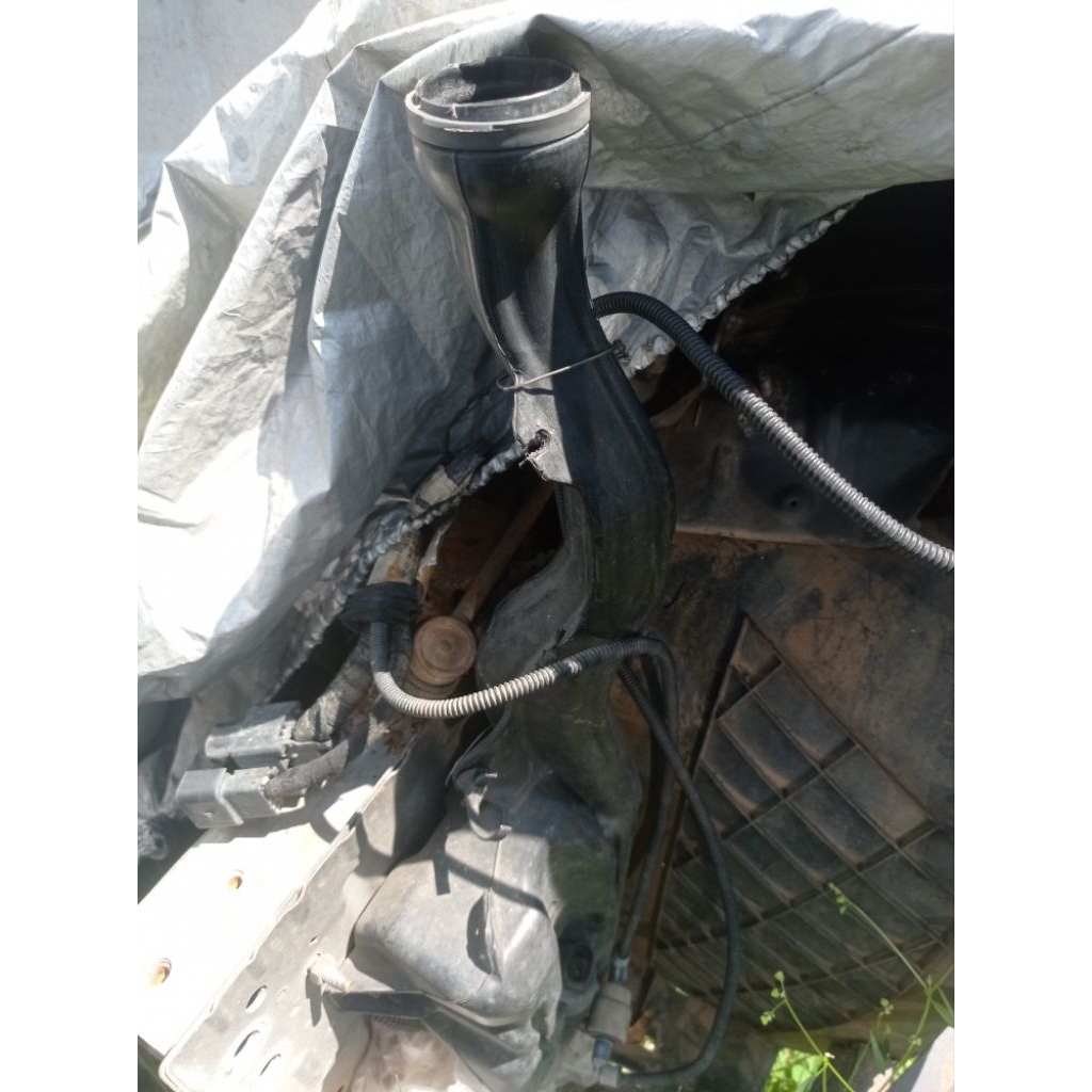 tabung reservoir air wiper Chevrolet spin diesel