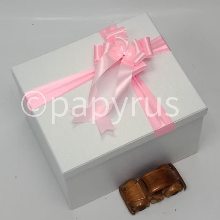 

PAPYRUS 25x30 Tinggi 20cm Kotak Kado Gift Box V2
