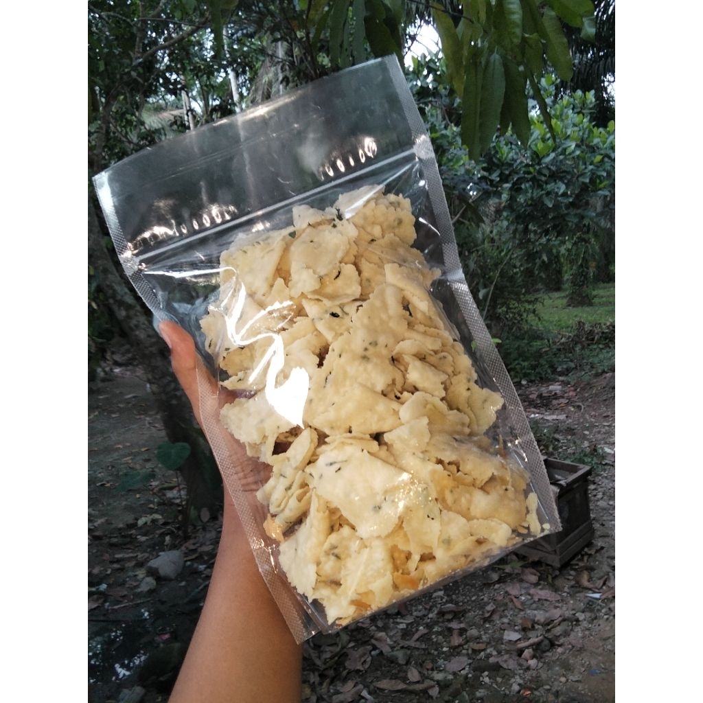 

kue bawang PEDAS ASIN YA berat:½Kg