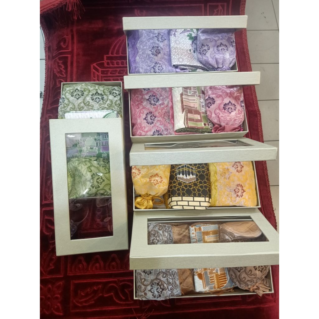 Hampers Traveling mukena + sajadah (HT-01)