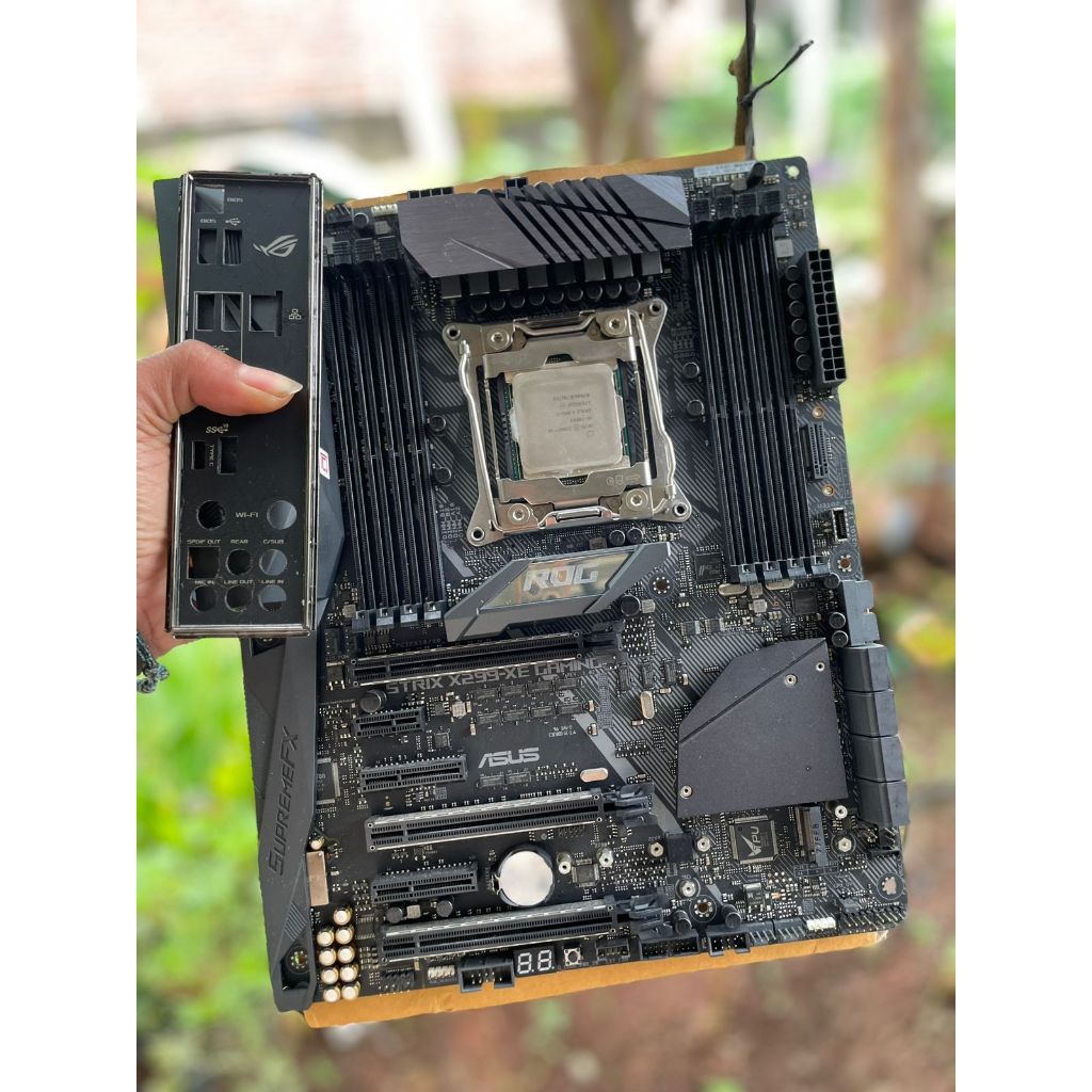 Asus strix xe gaming dan i9 7900x