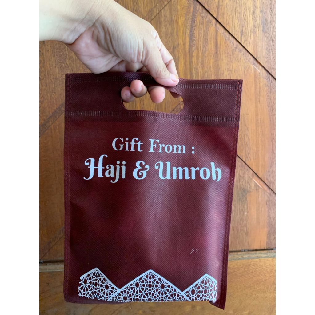 

Tas oleh oleh Haji dan Umrah