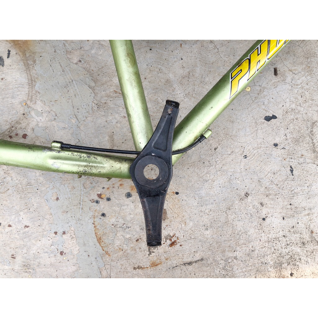 Dudukan Crank Penutup Cover Rantai Copotan Sepeda Phoenix 26 inch dudukan cover rantai crank sepeda 