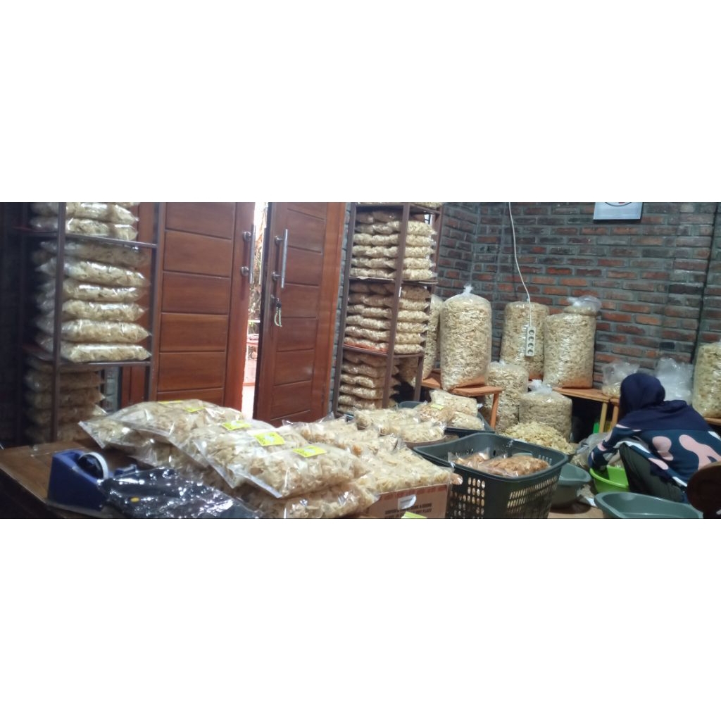 

Kripik,Kripik bawang putih,Kriput,kripik viral,Kripik kekinian,Cemilan viral,Cemilan kekinian,Makanan instan,Cemilan instan,Cemilan gurih