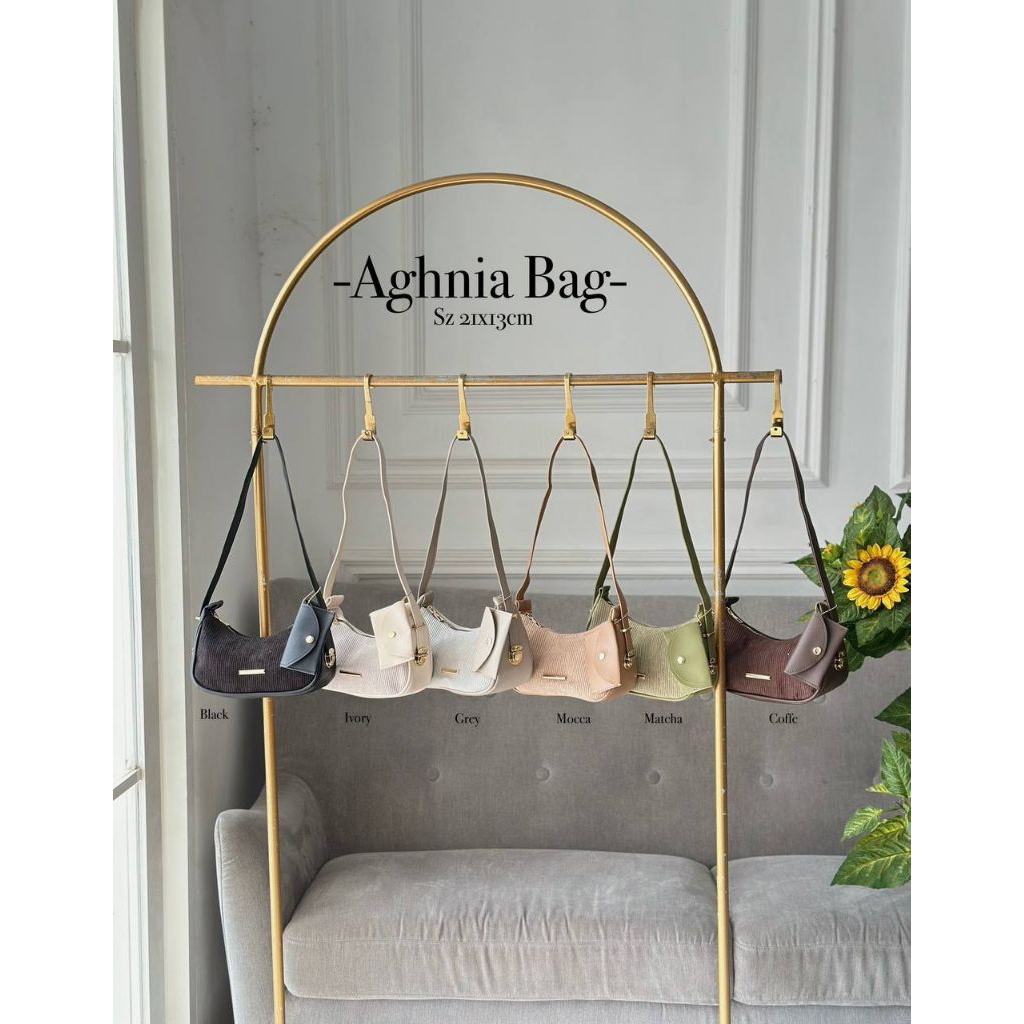 Aghnia Shoulder Bag