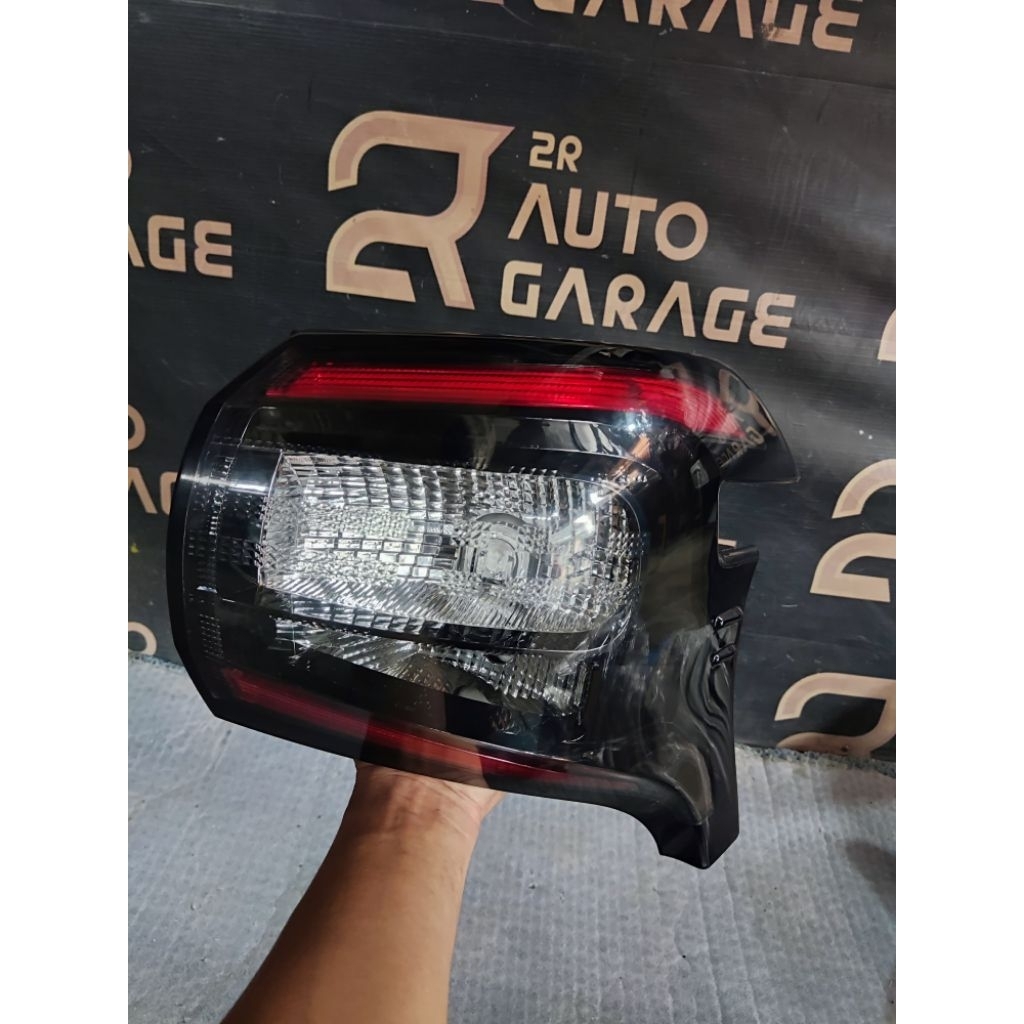 stoplamp/lampu belakang sienta q original mulus