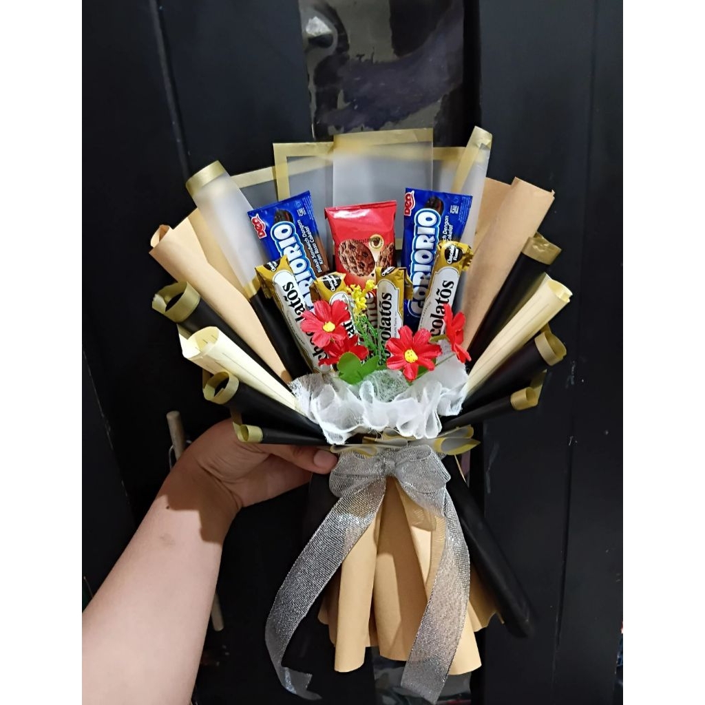 

BUKET SNACK BUNGA TERMURAH/HADIAH/WISUDA