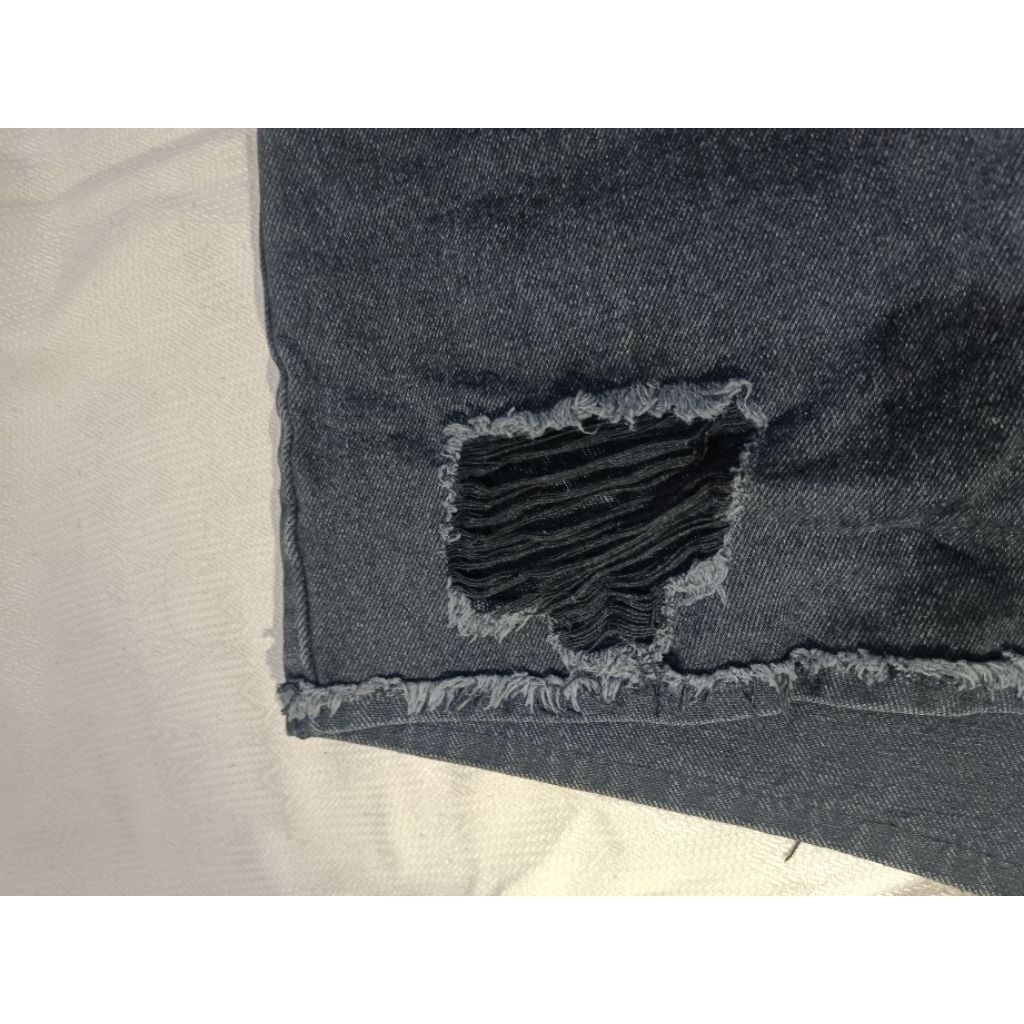 Celann hotpants Levis hitam