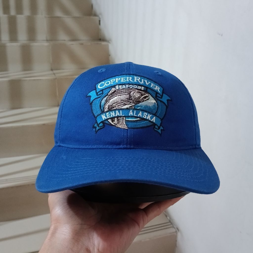 TOPI PRIA LOGO BORDIR IKAN