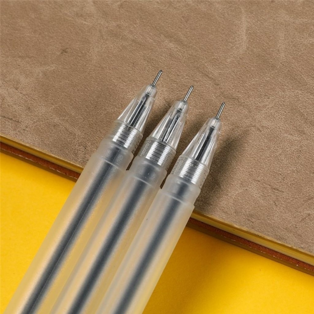 

Pulpen Gel dengan bodi transparan.