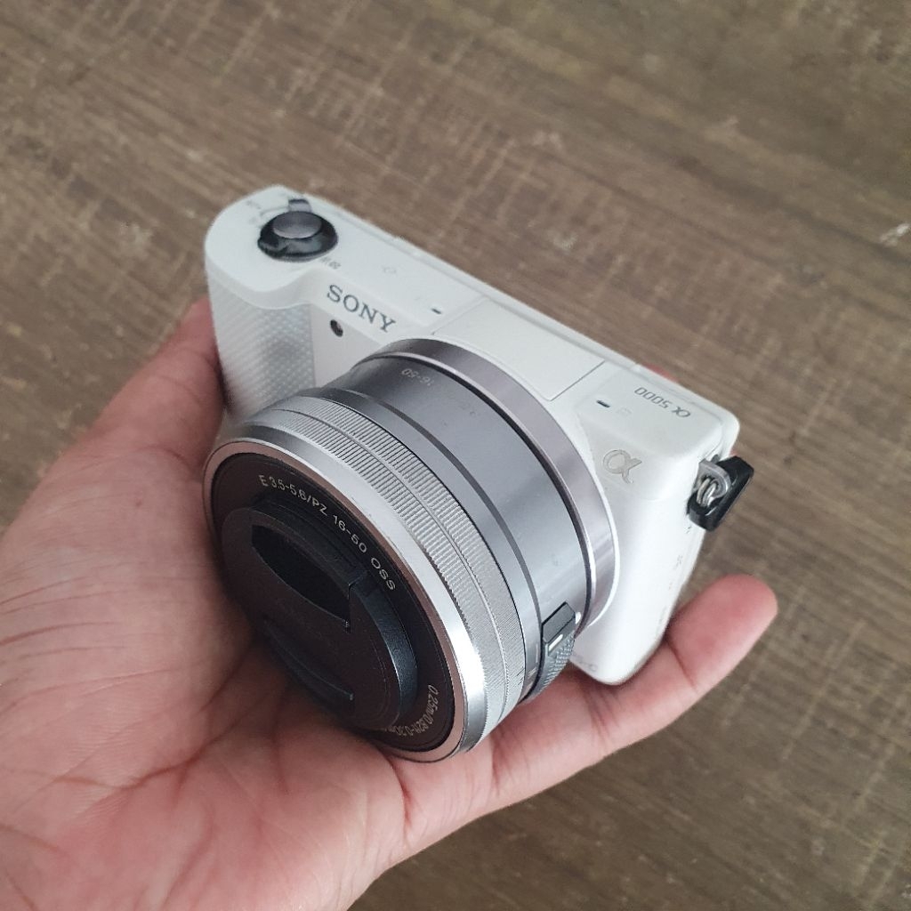 Mirrorless Sony a5100