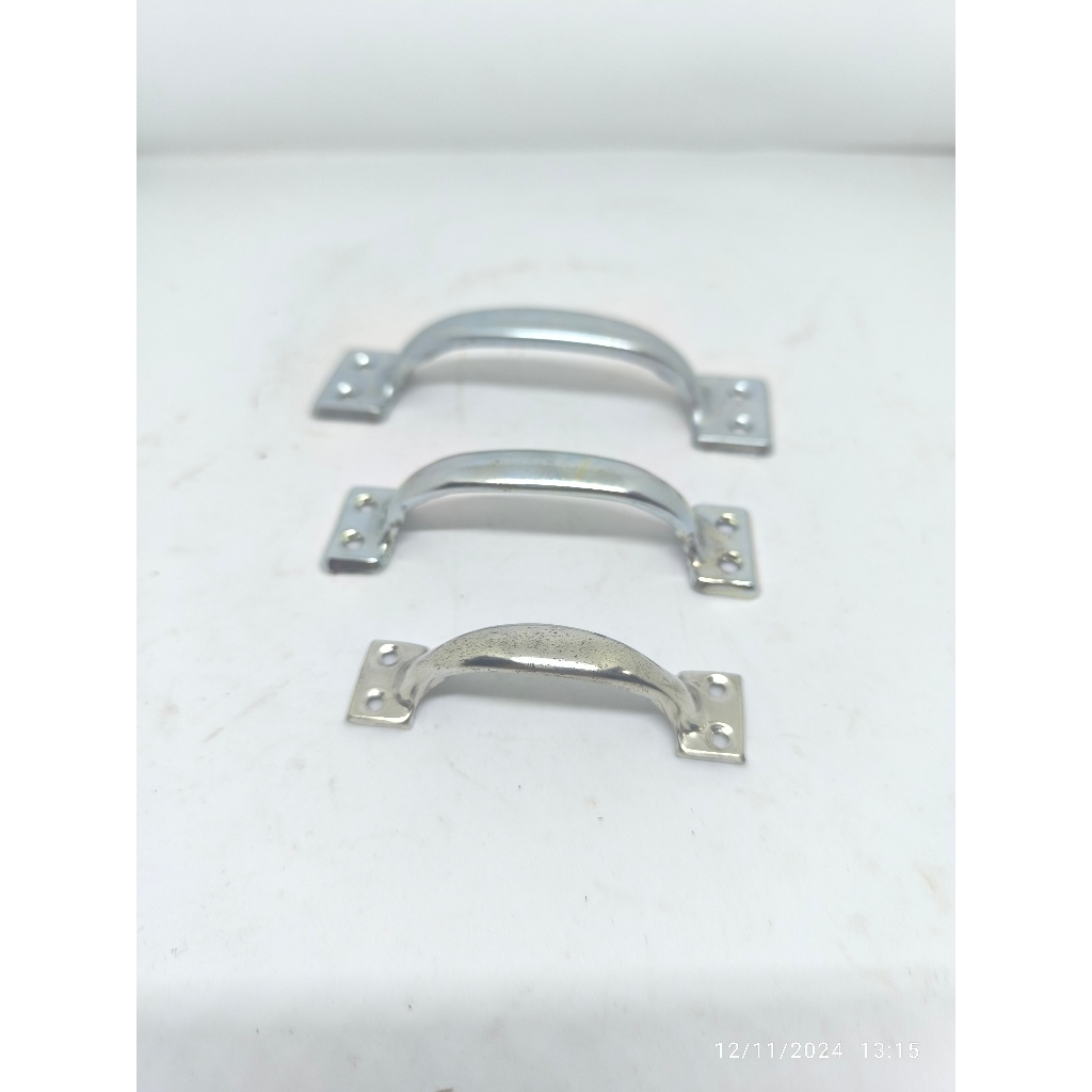 Tarikan Lemari / Laci Klasik